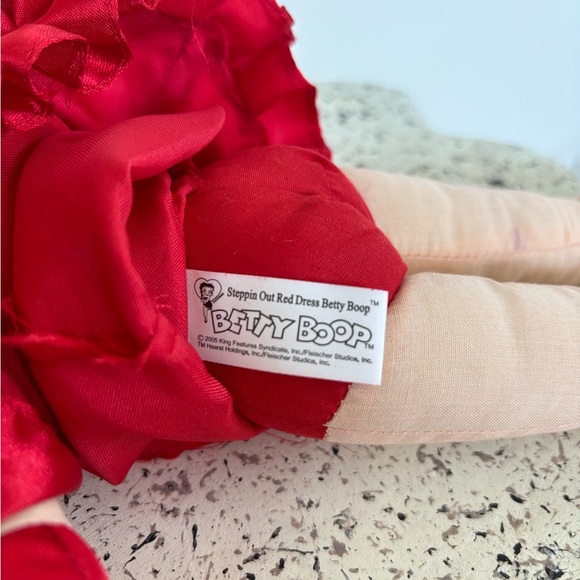 Rare HTF Vintage 16” Steppin Out Red Dress Betty Boop Doll by Kellytoy 2005 - Picture 7 of 9